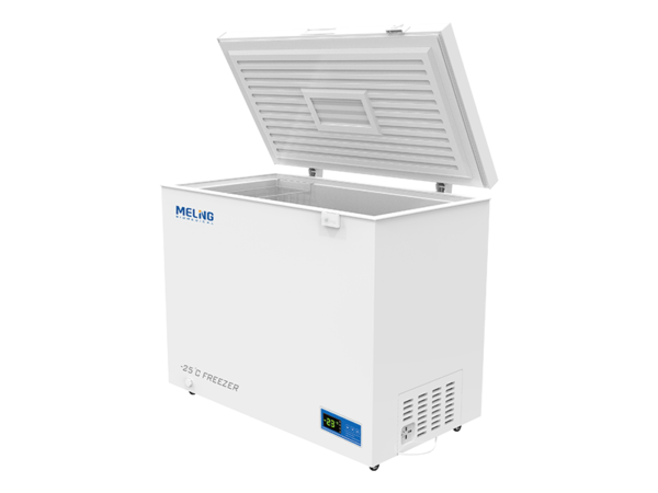 The Biomedical Chest Freezer -10 to -25°C, 226lt, with a 226lt capacity and an open lid, showcases an empty interior. It features a temperature display and control panel on the bottom front, capable of maintaining temperatures between -10 to -25°C. The brand name "Meling" is visible on the top left.