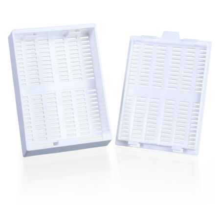 Large Embedding Cassette, 75x52x18mm, with detachable lid (4x100/carton), ideal for securely holding specimens during histology processing and embedding.