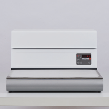 A TES 99 White Cooling unit for rapid cooling of up to 110 blocks (-15°C to 15°C, 500 x 545 x 330mm) sits on a white surface against a light background—ideal for efficient cooling with digital controls.