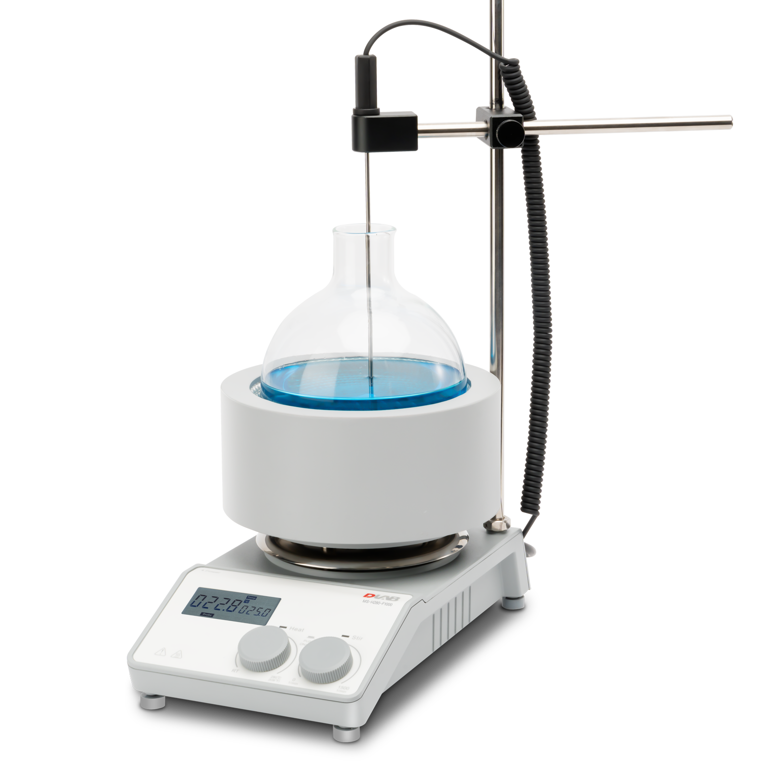 A laboratory hot plate setup with a round-bottom flask containing blue liquid, a heating mantle, a digital display, and a temperature probe stand.